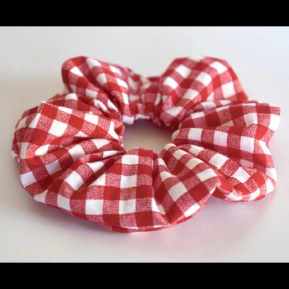 LAST CALL🆕Red Gingham Scrunchie